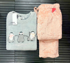 3 penguins